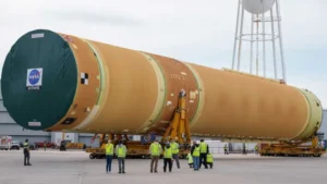 La NASA presentó la etapa central del cohete SLS para la misión Artemis III