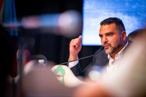 Carta abierta del intendente en defensa de Ushuaia