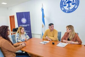 Gobierno y el colegio público de abogados de Río Grande firmaron un convenio para fortalecer la diplomatura de acompañantes comunitarias