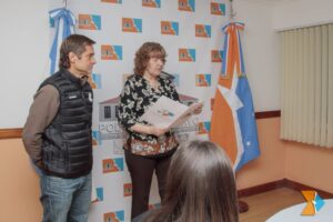 PRESIDENCIA: Destacado reconocimiento a las campeonas nacionales Sub-14 de hockey pista