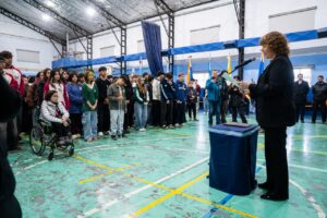 Estudiantes de Ushuaia prometieron lealtad a la constitución provincial