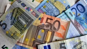 El euro blue abrió en alza y cotiza a $1.895,75 este miércoles 29 de julio