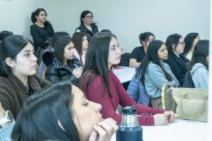 Mujeres en marcha inició el curso de barista, camarera y servicios de eventos con una amplia participación