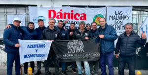 Tras el anuncio de cierre definitivo de la histórica Dánica, los trabajadores acampan y resisten