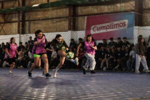 Ushuaia joven 2026 vivió una multitudinaria jornada de fútsal en el barrio la cantera
