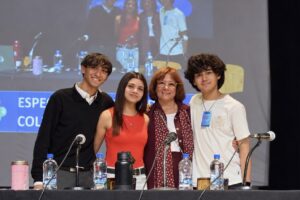 La Dra. Battaini participó del 20° aniversario de la radio del Colegio Sobral