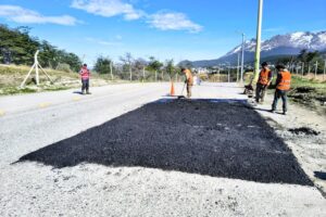 La municipalidad realizó trabajos de bacheo y sellado de juntas en la calle héroes de malvinas